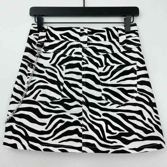 New  Current Mood Zebra Print Chain Mini Skirt Black White - Image 9
