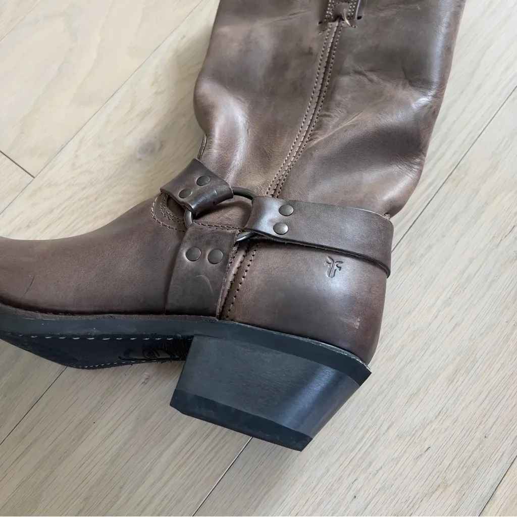 NWOB Frye Harness Leather 12R Boots in Brown Smoke - Image 9