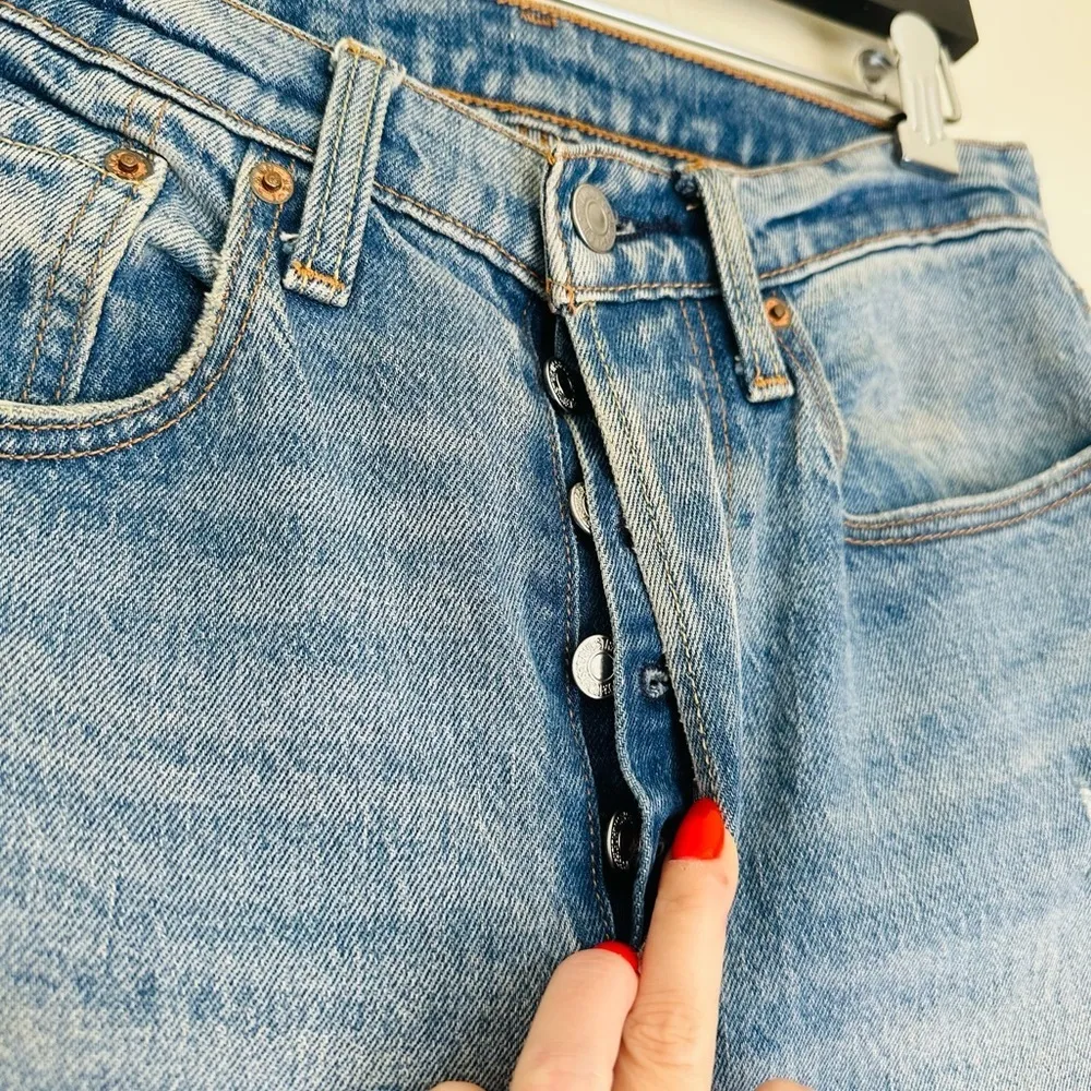 LEVI’S Women’s 501 Original Fit 26x30 - Image 4