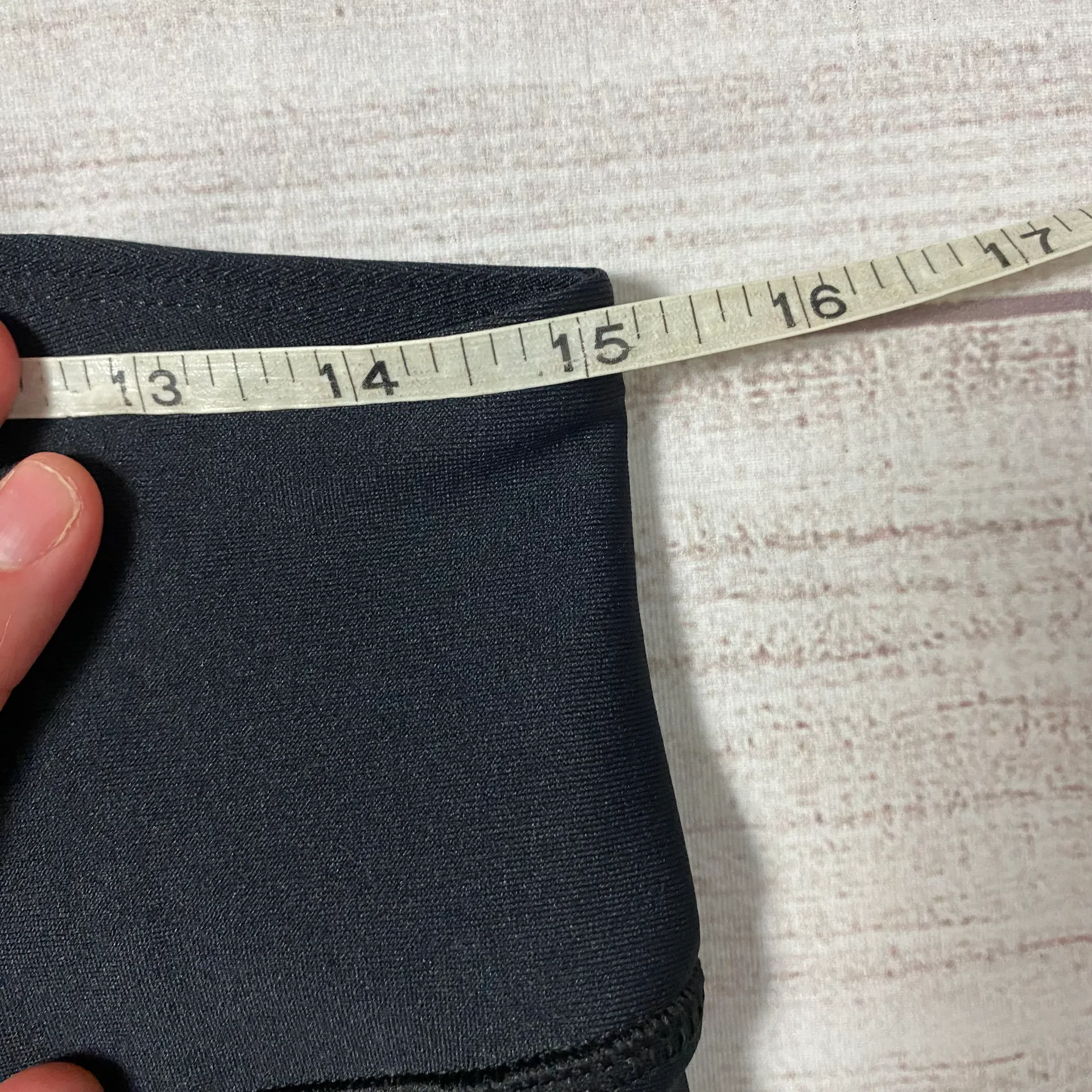 women L heatgear pull on compression, capri leggings black - Image 6