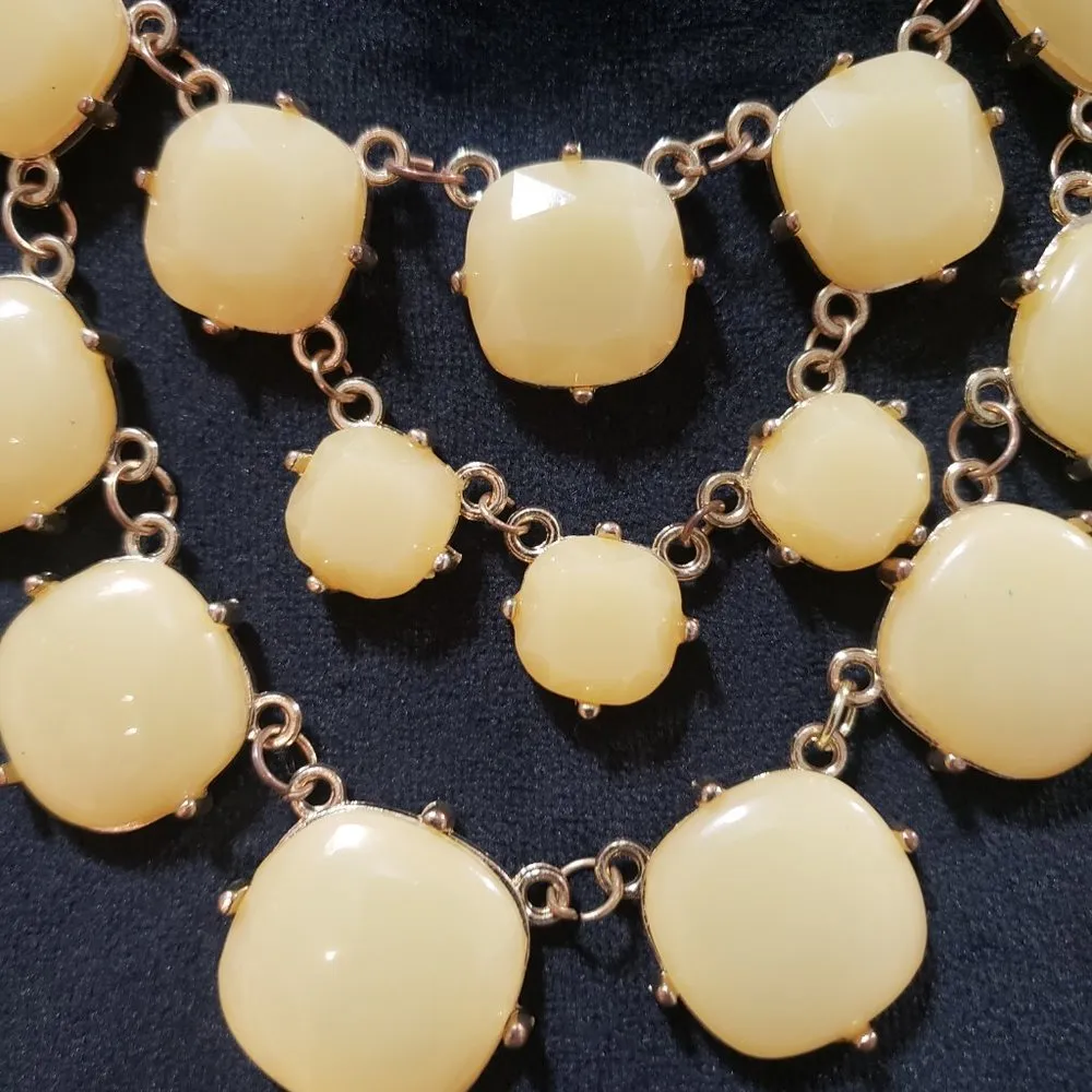 Women's Fashion Gold Tone Chain Chunky Beige Gemstones Statement Necklace - Image 4