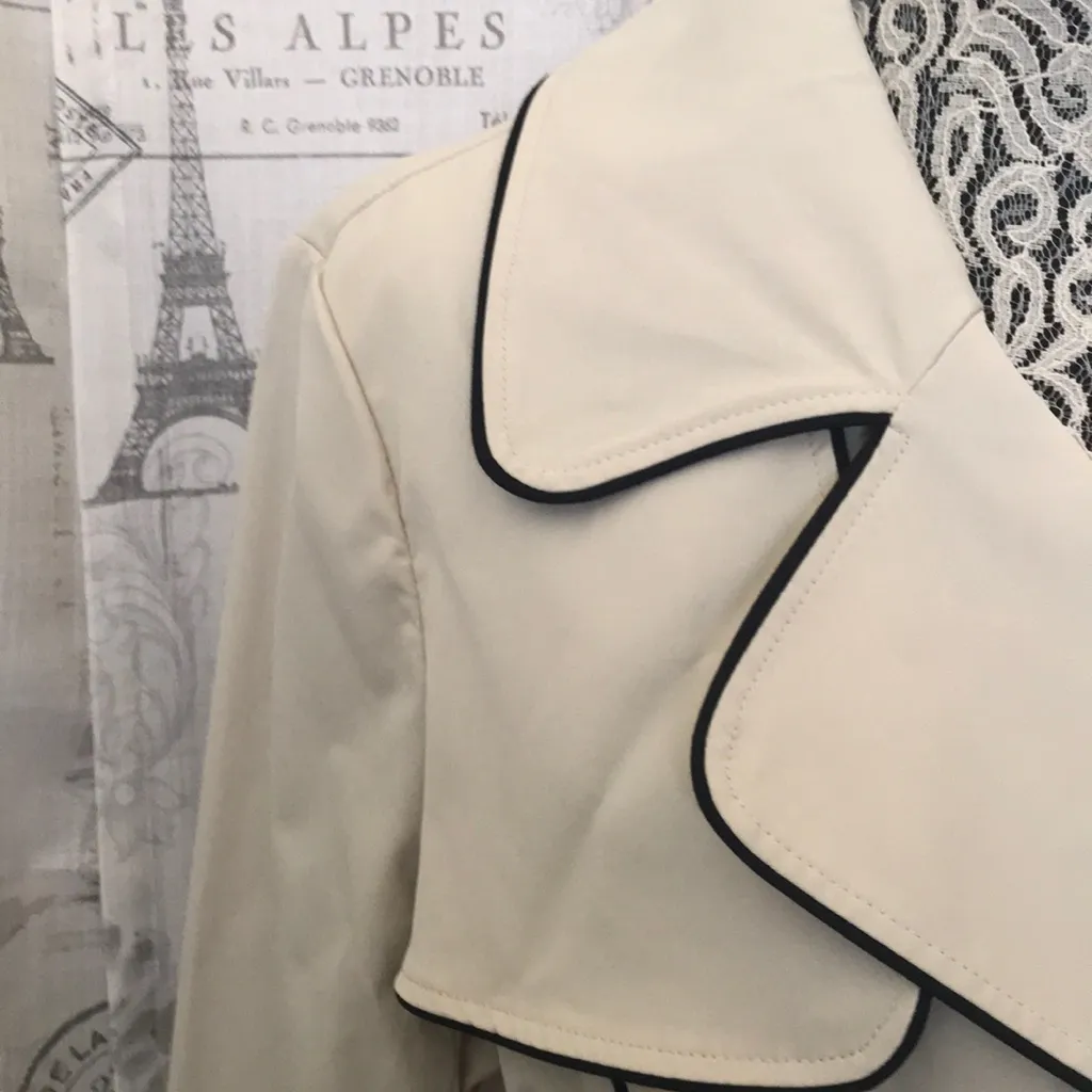 Eric Signature Trench Coat NWT Cream size 14 - Image 3
