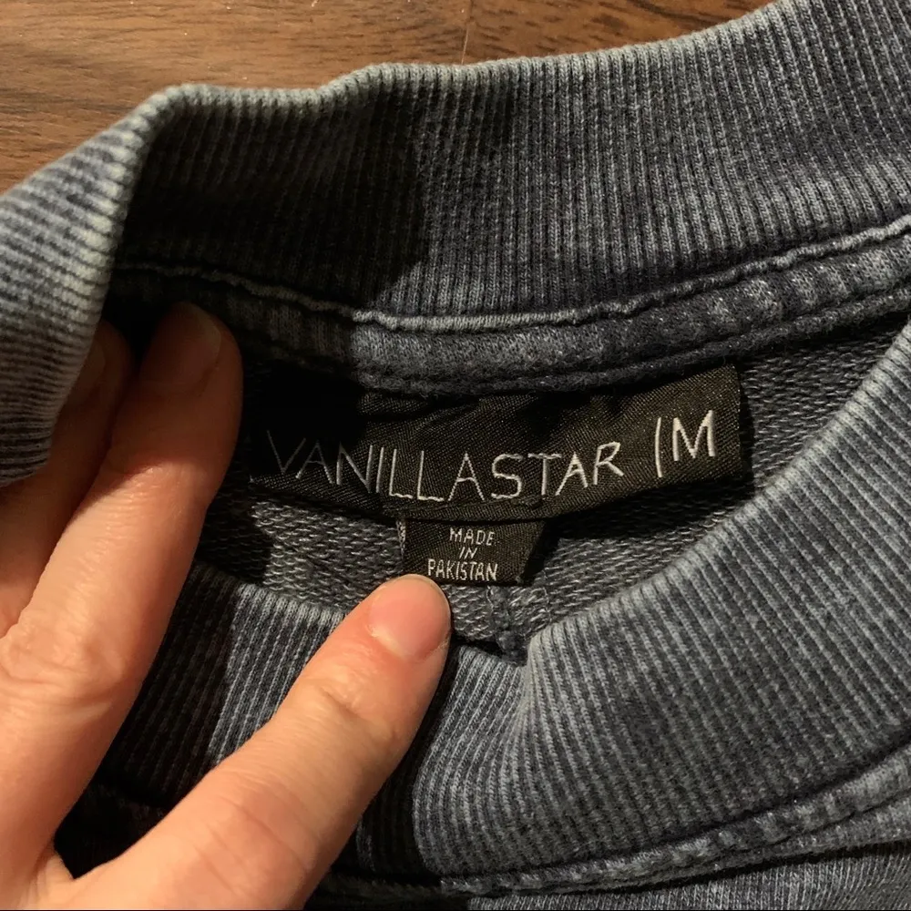 Blue Vanilla Star Crop Top Sweatshirt - Image 2