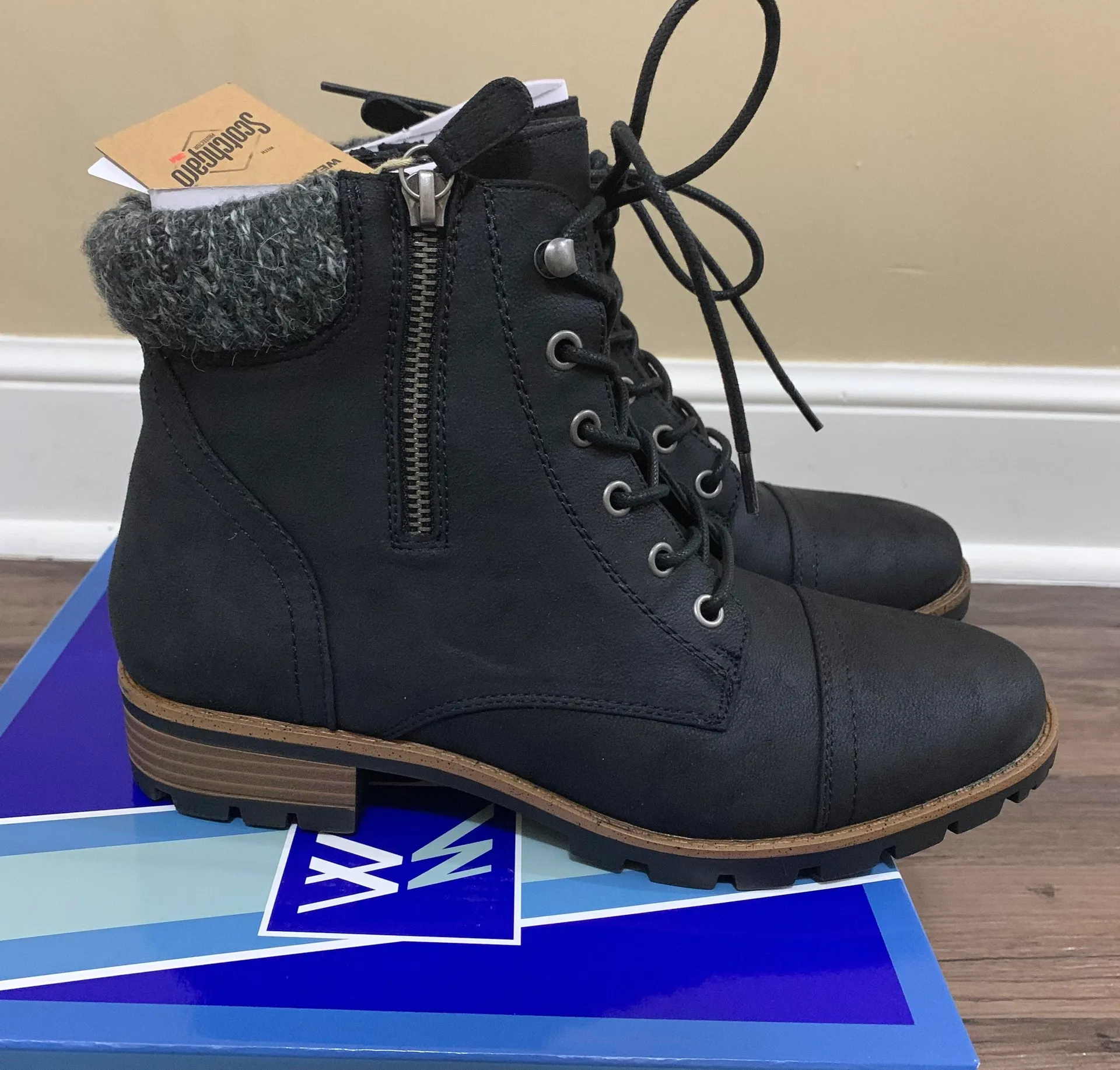 Black Daisy Lace Up Boots Size 9.5 - Image 3