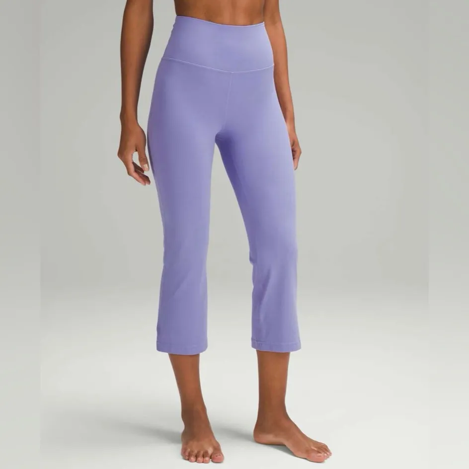 Lululemon Groove Super-High-Rise Crop 23" *Nulu | Size: 8 | Dark Lavender - Image 3