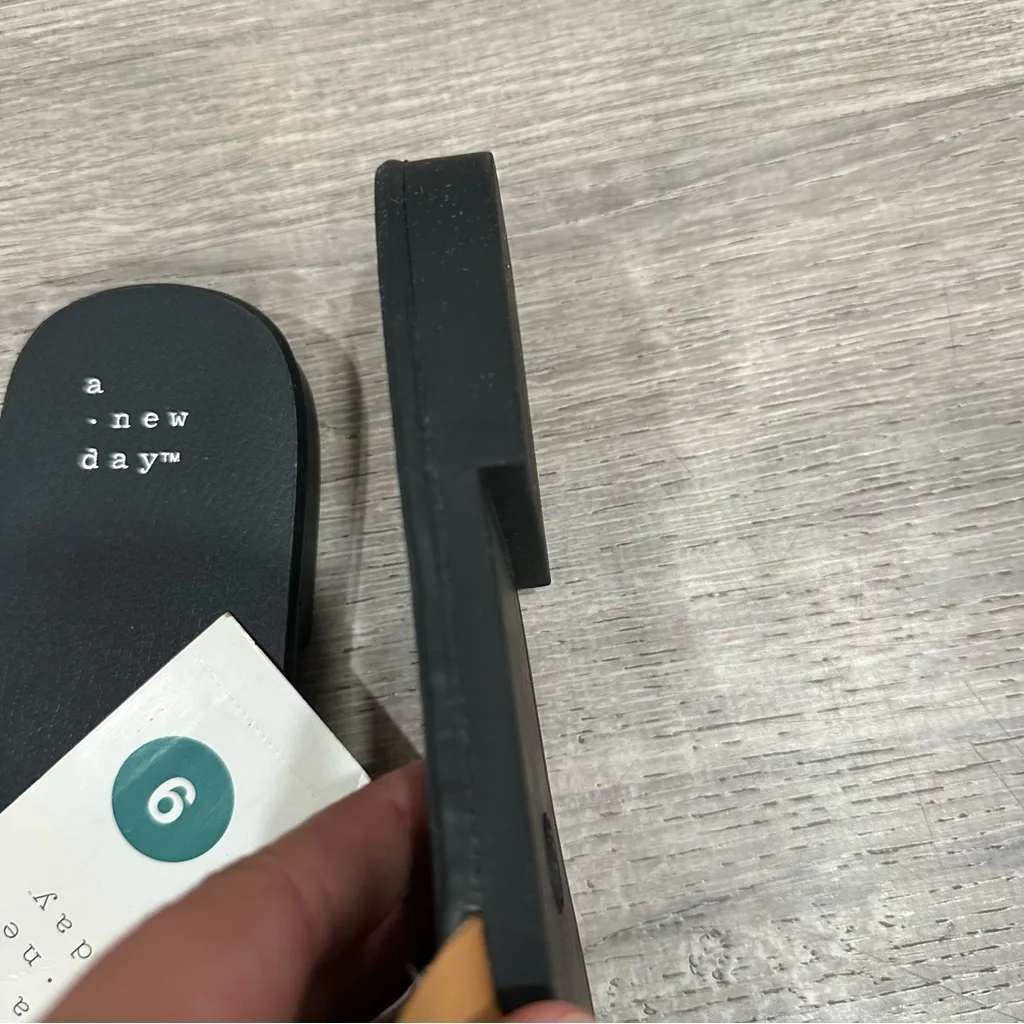 A New Day Women's Tan Strappy Sandals size 9 - Image 5