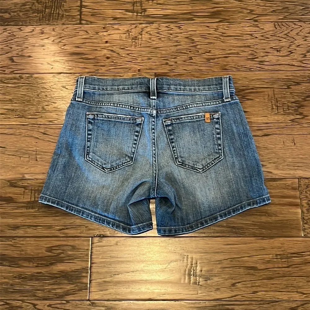 Joes Jeans 5” Inseam Mid Rise Shorts Size 24 - Image 2