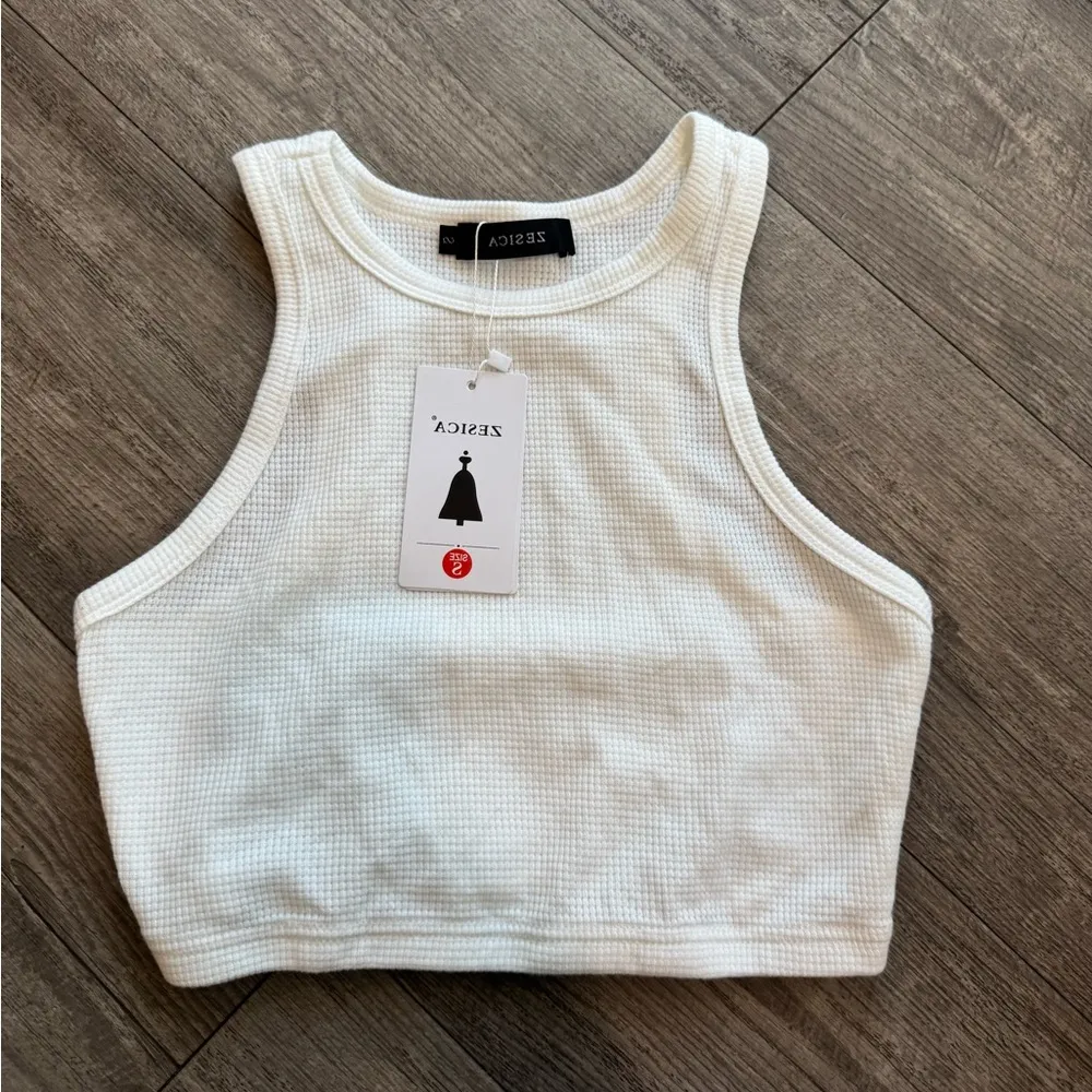 ZESICA White Fitted Crop Tank Top - Image 3