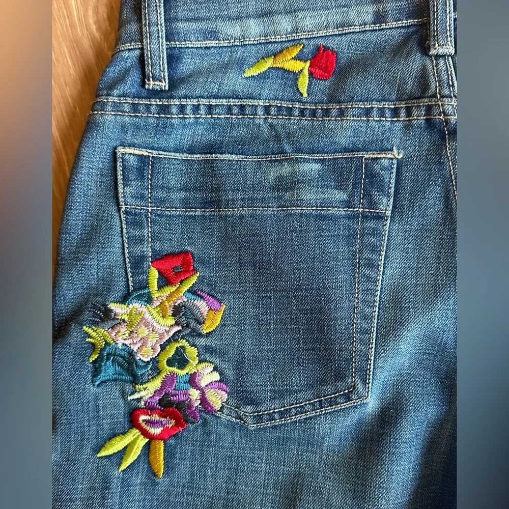 Y2k bootcut high waisted jeans floral detail Size 6 - Image 7