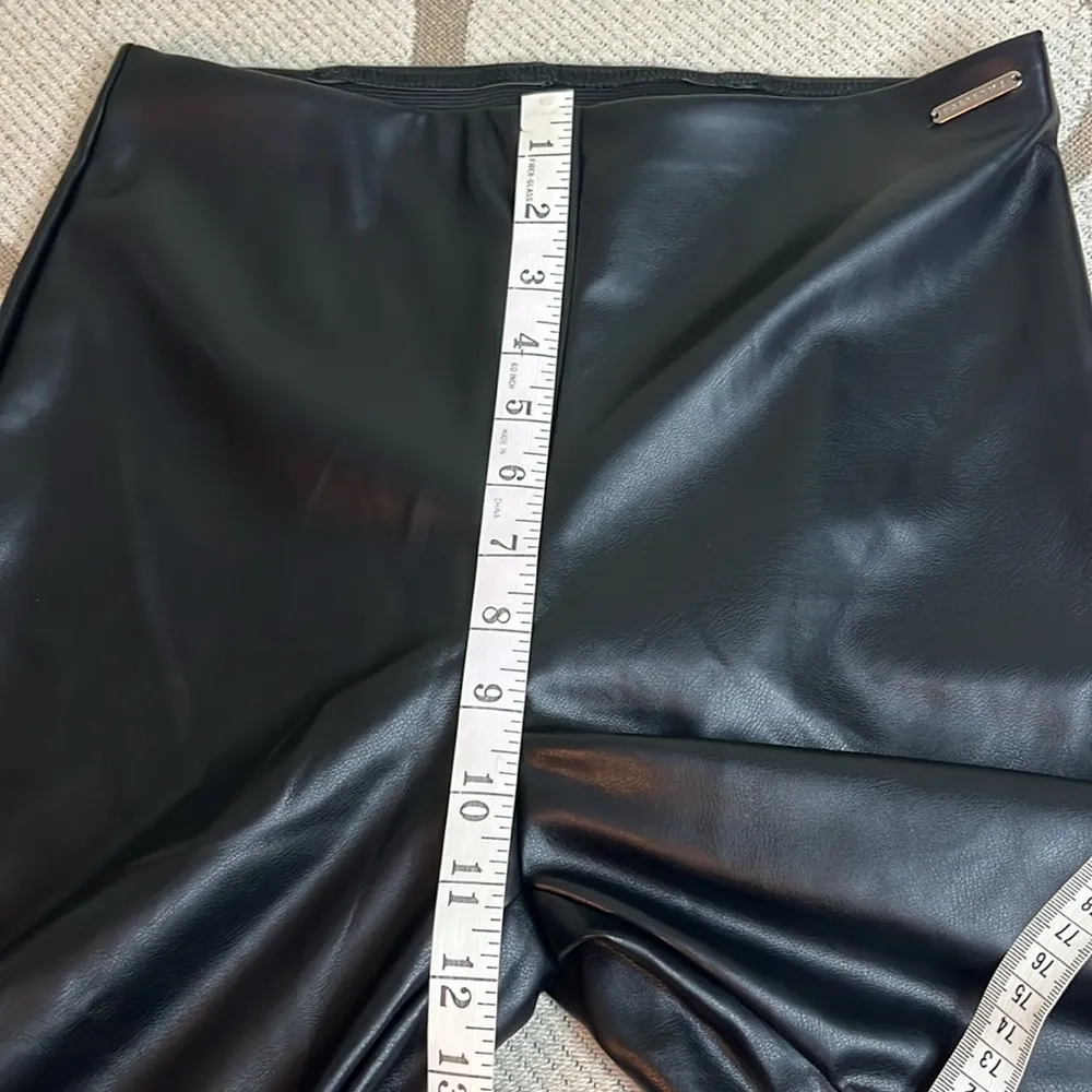 Fabletics vegan Leather pull on black leggings - Image 11