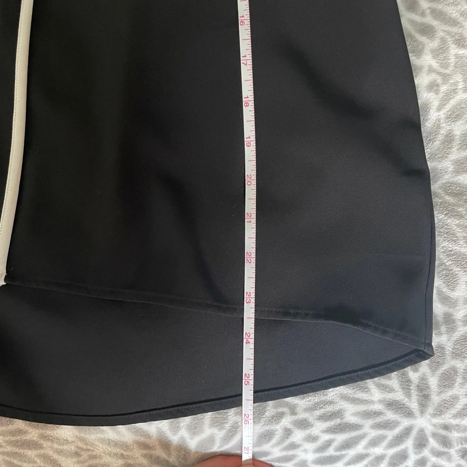 Calvin Klein Sleeveless Button Shoulder Blouse Large Black White Piping Career - Image 6