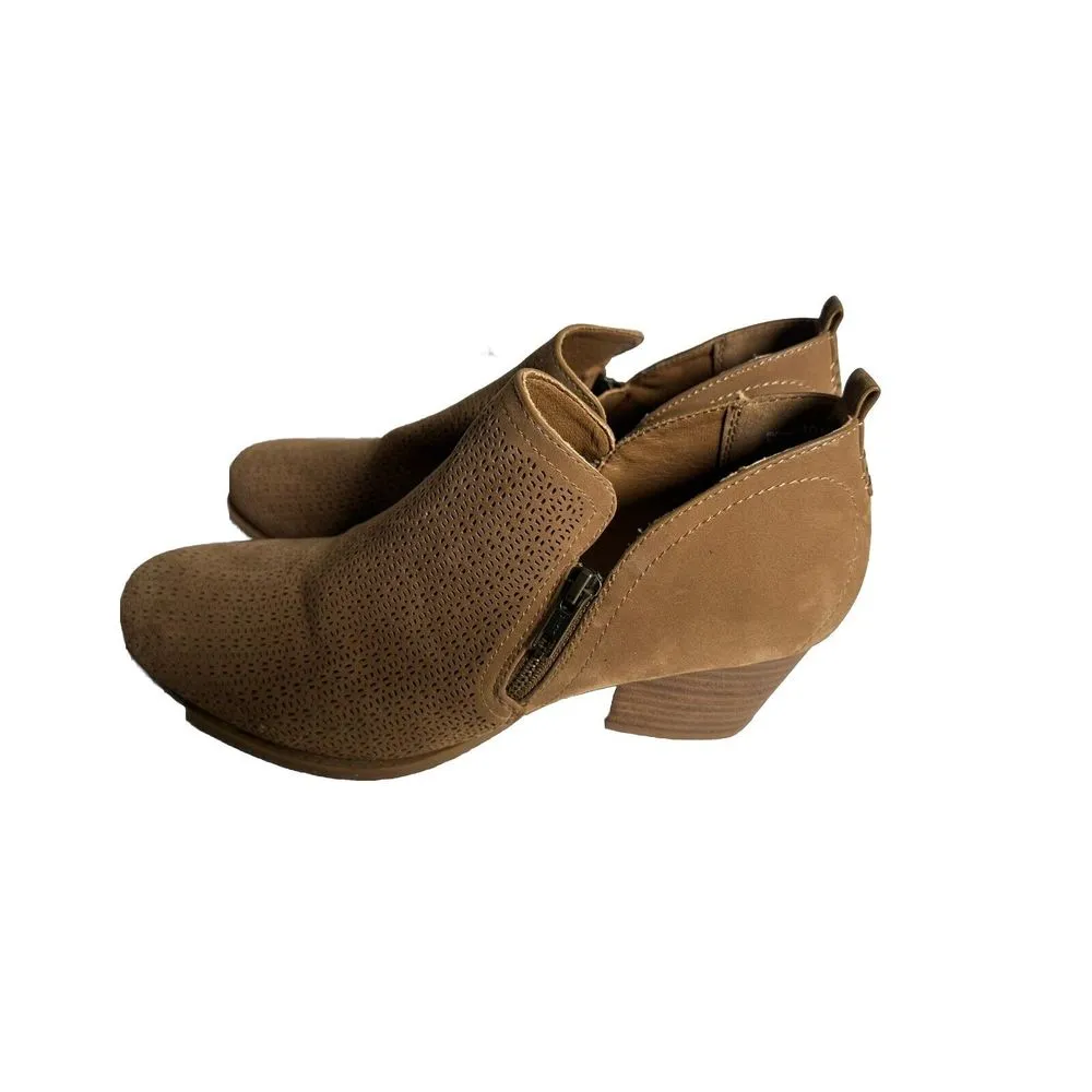 Bare Traps Rianne Tan Suede Booties‎ Women's Size 10M side zip - Image 4