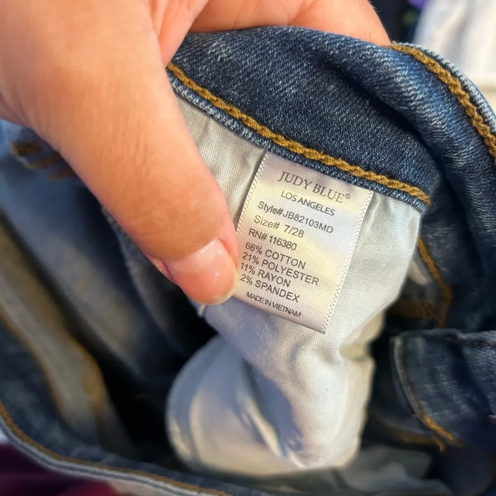 Judy Blue Relaxed Fit Medium Wash Jeans - Image 4