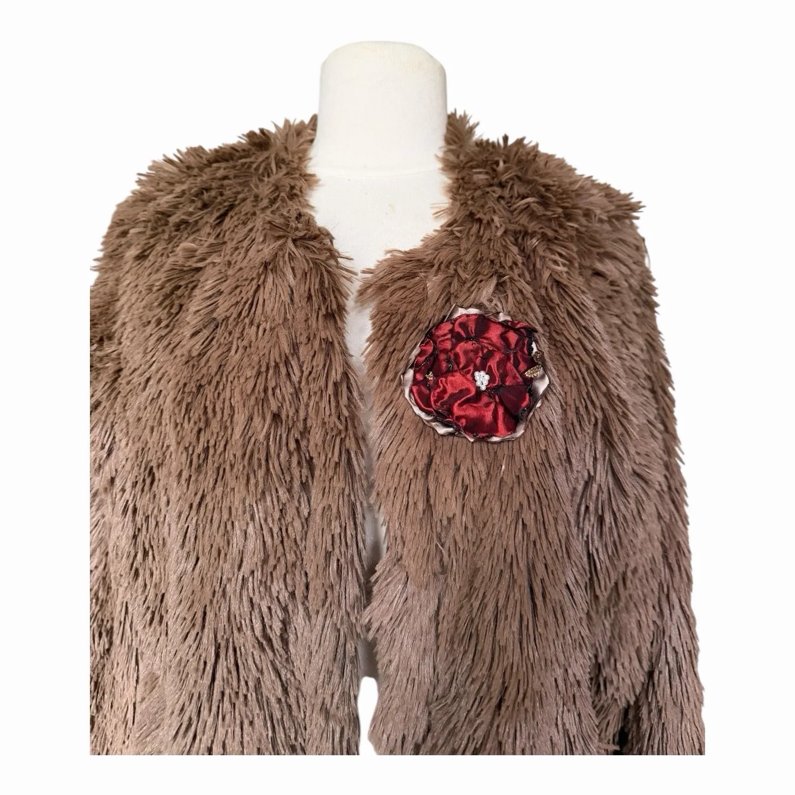 Vintage Shane Lee Faux Fur Cropped Jacket Light Brown Floral Pin Medium - Image 3