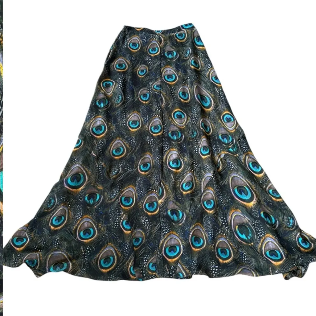 Like New Show Me Your Mumu
Peacock Feather Maxi Skirt Size Small - Image 10