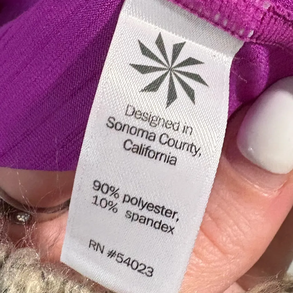 Athleta Purple Short Sleeve Activewear Top- Size Medium - Image 4