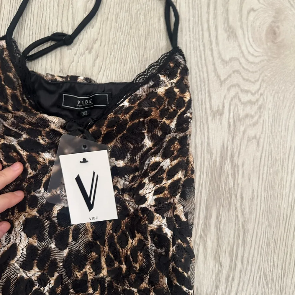 VIBE NWT top Size M - Image 8
