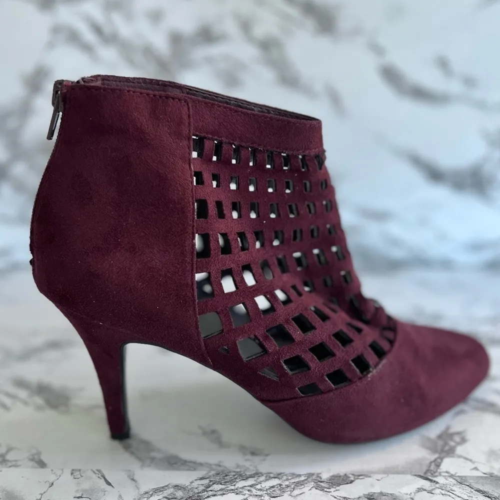 Impo Theo Booties Plum Purple Laser Cutout Faux Suede Heeled 10 - Image 8