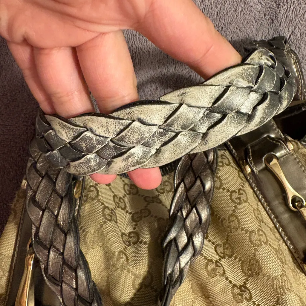 Gucci Pelham Canvas Shoulder Bag with Metallic Strapes - Image 5