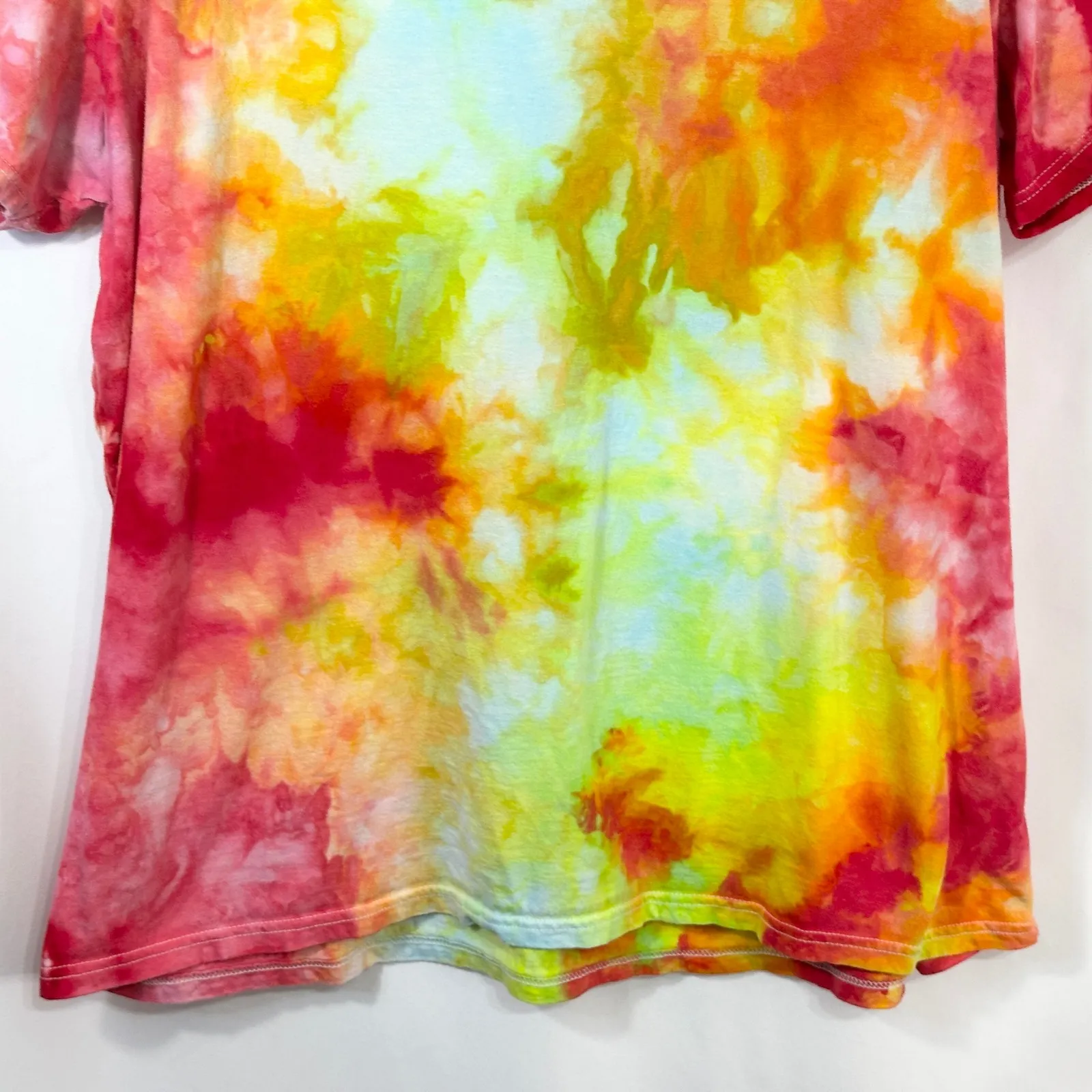 Handmade Tie Dye Size 2XL Shirt‎ Green Red Orange V Neck Short Sleeve Boho 1131 - Image 7