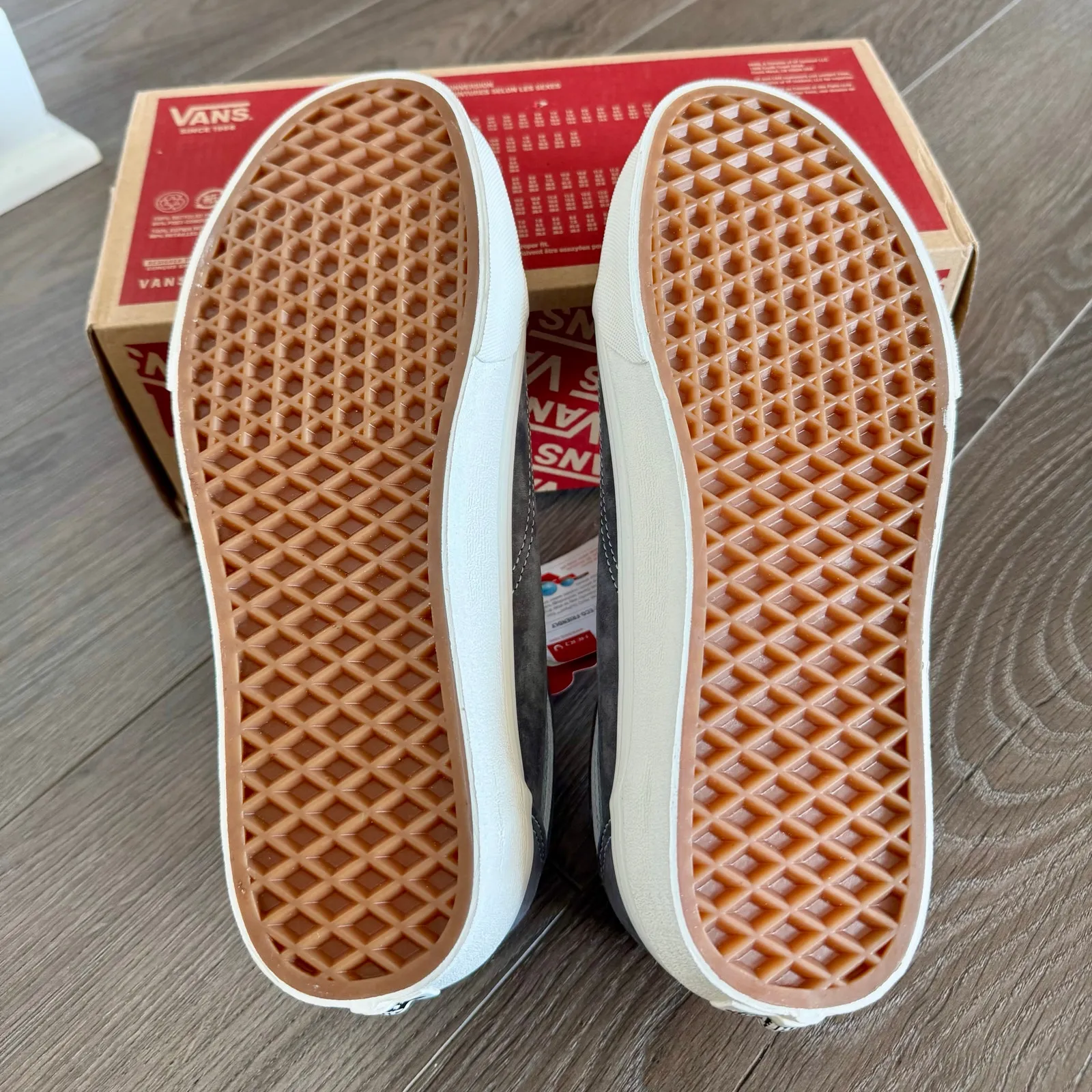 Vans Old Skool Suede Low Top Sneakers Gray White Skate Shoes Mens 8 / Womens 9.5 - Image 7