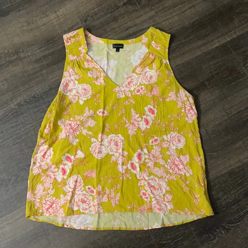 Buckle Black Floral Yellow high low tank Large - Image 2