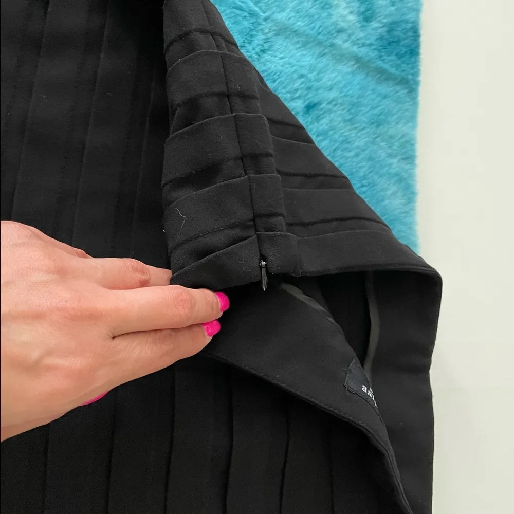 Larry Levine Women’s Stretch Skirt Size 10 - Image 5