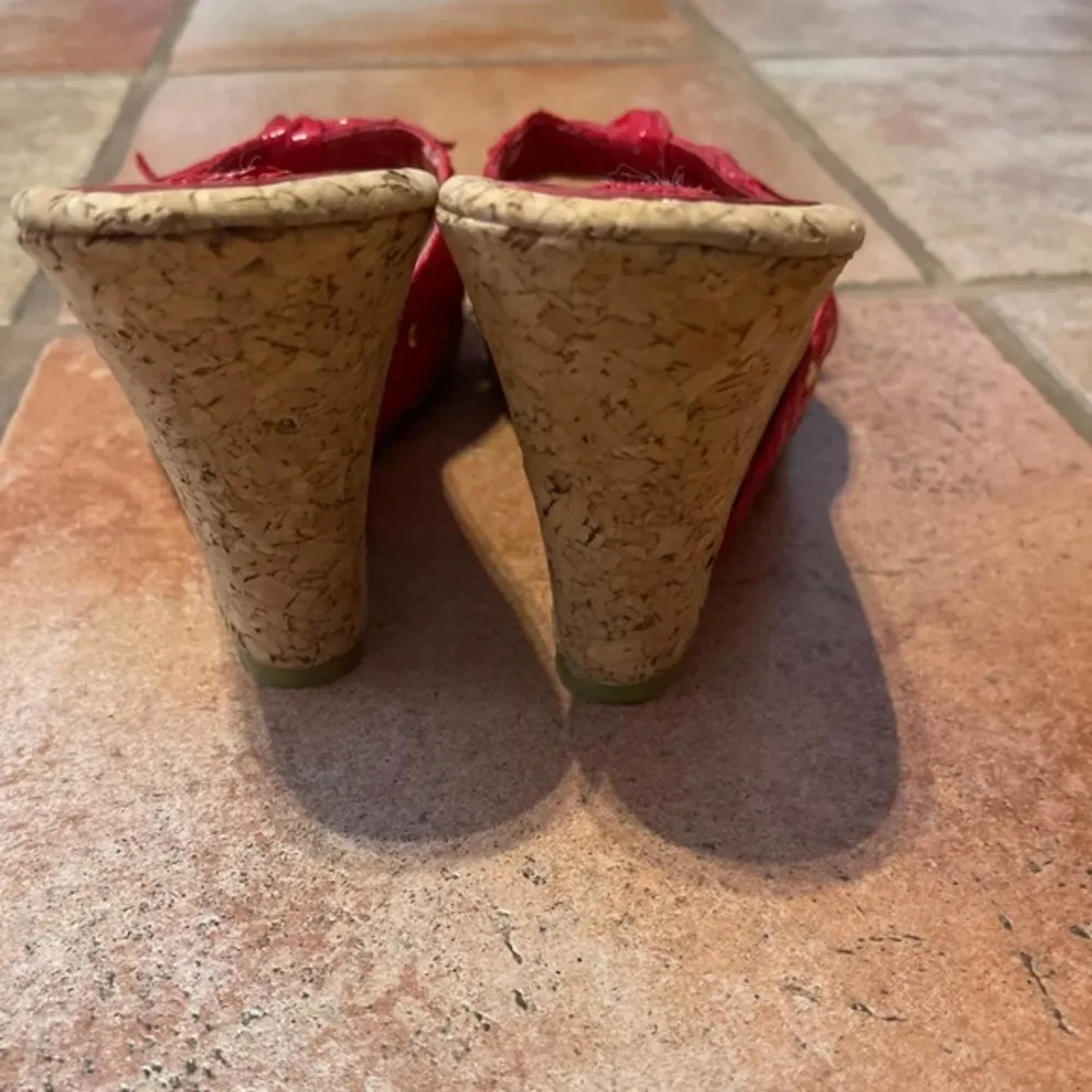 Steve Madden patent leather cork wedge sandal red - Image 3