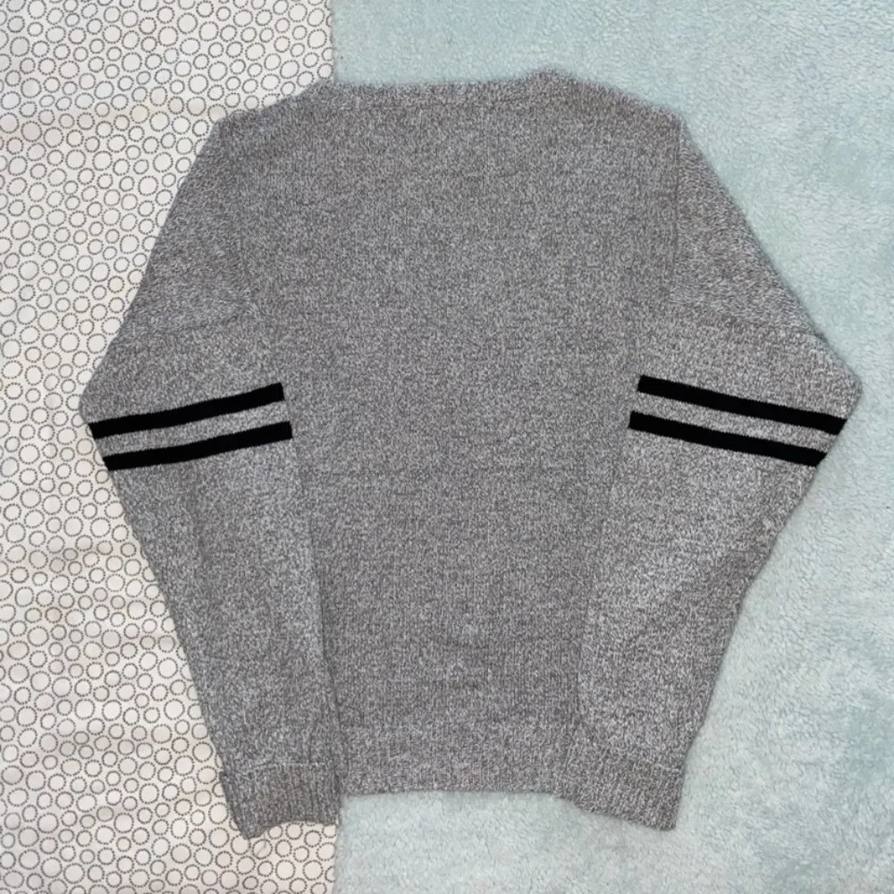 American Eagle Outfitters Sweater - Image 3