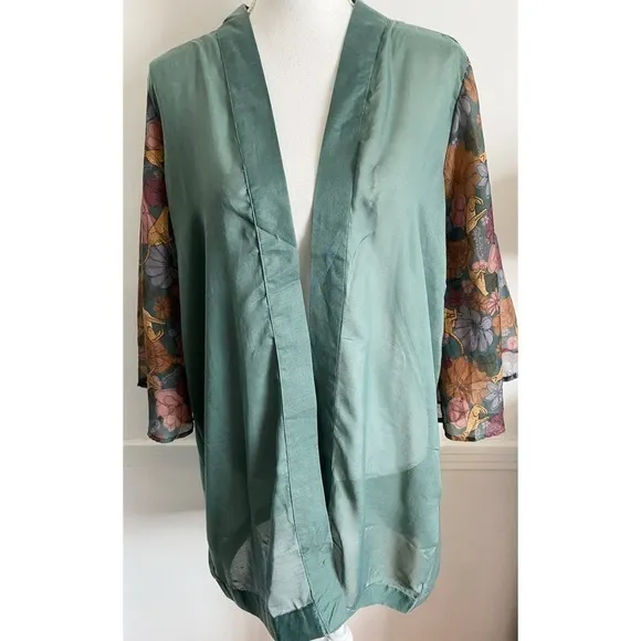 Quagga Green Label • NWT Sheer Green Animal Print Sleeve Kimono Size undefined - Image 3