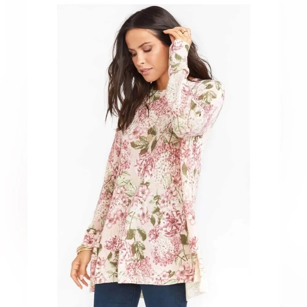 Show Me Your MuMu Bonfire Sweater
Hydrangea Blooms Floral Knit Size Small - Image 7