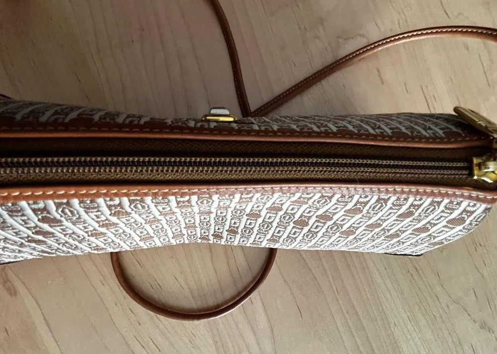 NWOT Judith Leiber purse - Image 5