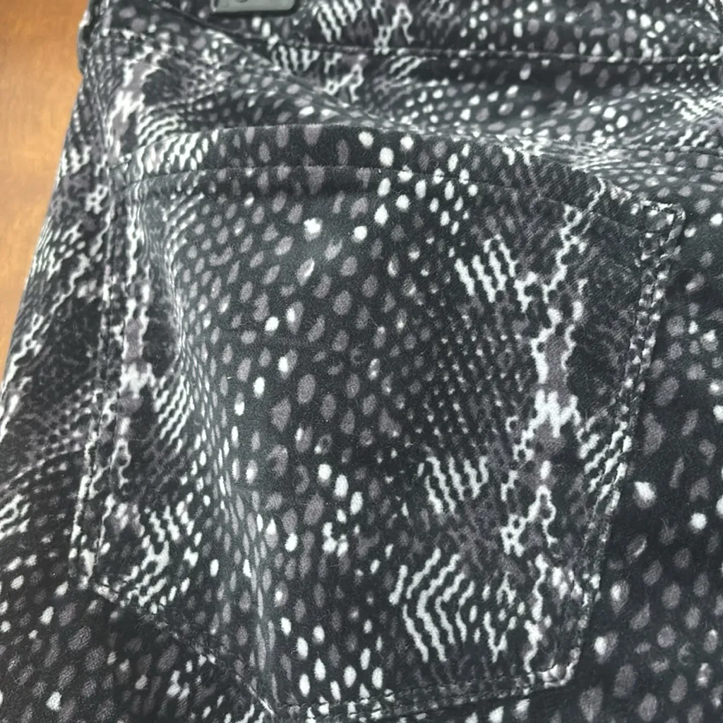 Buffalo David Bitton ladies Faith black gray snake straight leg pants - Image 9