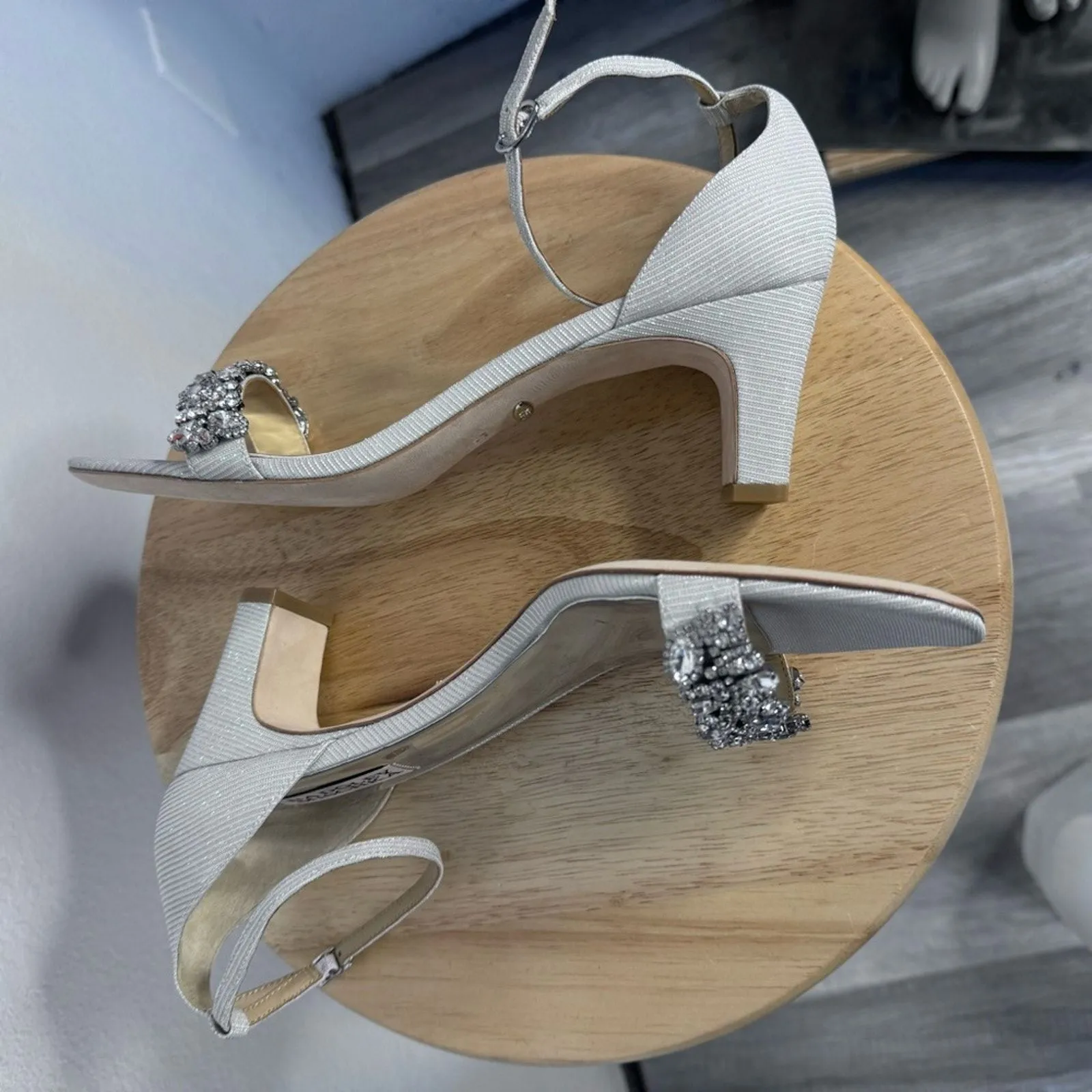 Badgley Mischka Silver Crystal Block Heel Sandals 10 Wedding Evening Bridal Shoe - Image 6