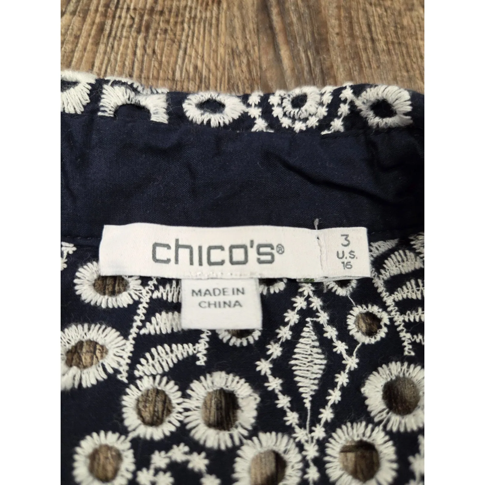 Chicos Eyelet Billow Button Down Long Sleeve Shirt Navy White Embroidery 3 - XL - Image 4