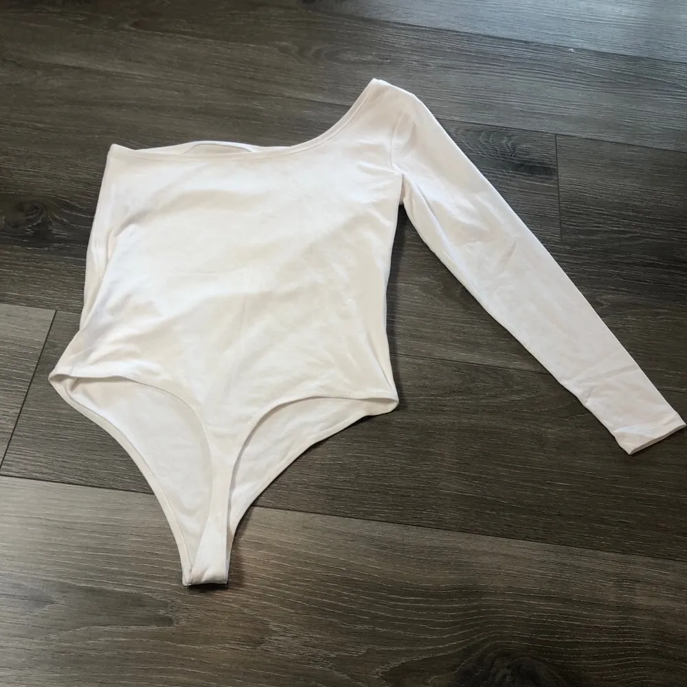 Abercrombie And Fitch White One Shoulder Bodysuit Women’s Size Large - Image 8