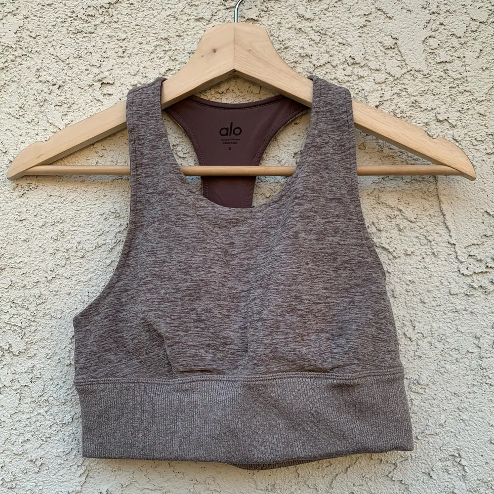 Alo Yoga - Alosoft Serenity Bra in Gravel - Image 4