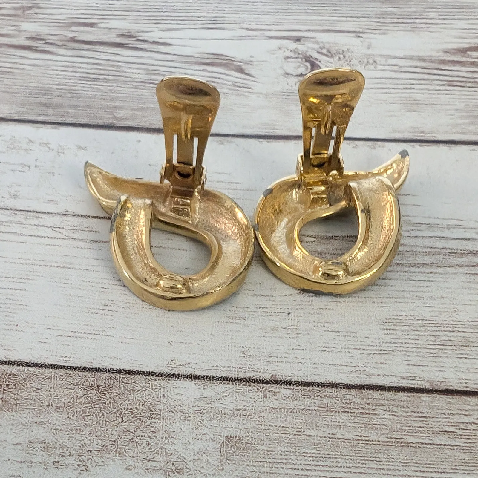 Vintage Clip On Earrings Gold Tone & Dark Green - Image 8