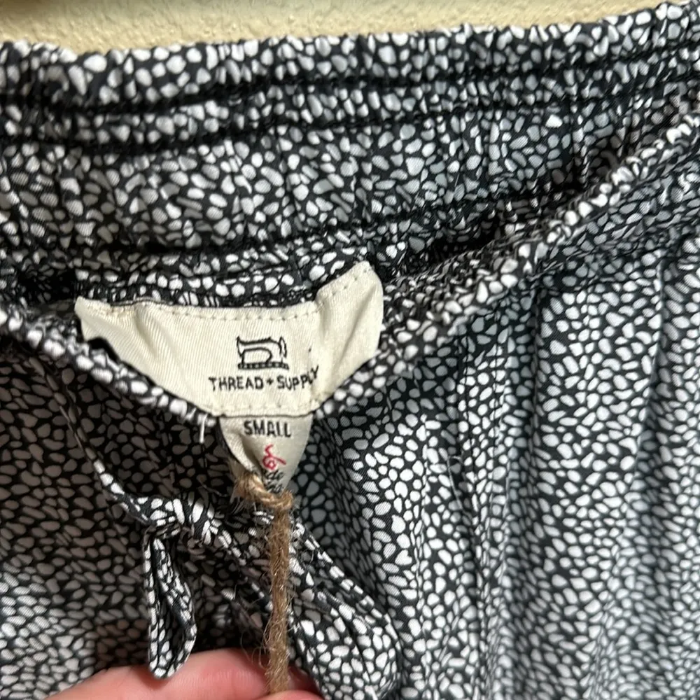 NWT size small Thread & Supply lounge pants with pockets Black - Image 4