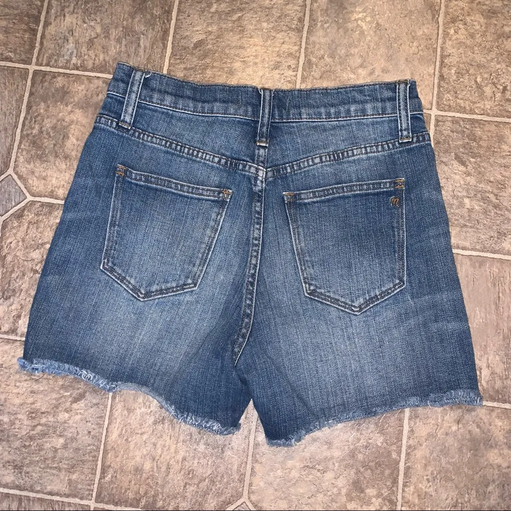Madewell Denim Shorts // Size 26 // Fringe Edge // High Rise | Summer, Vacation - Image 2