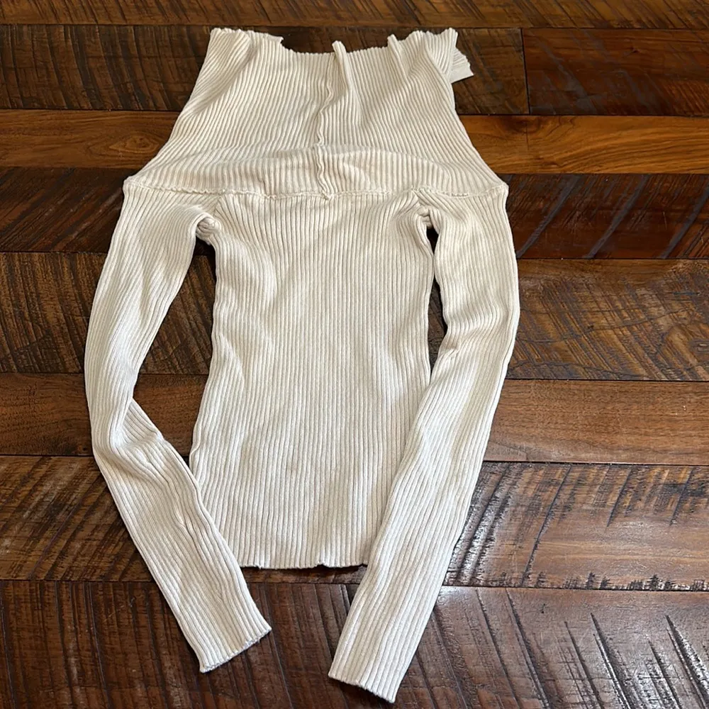 Avi Off Shoulder Sweater - Image 5