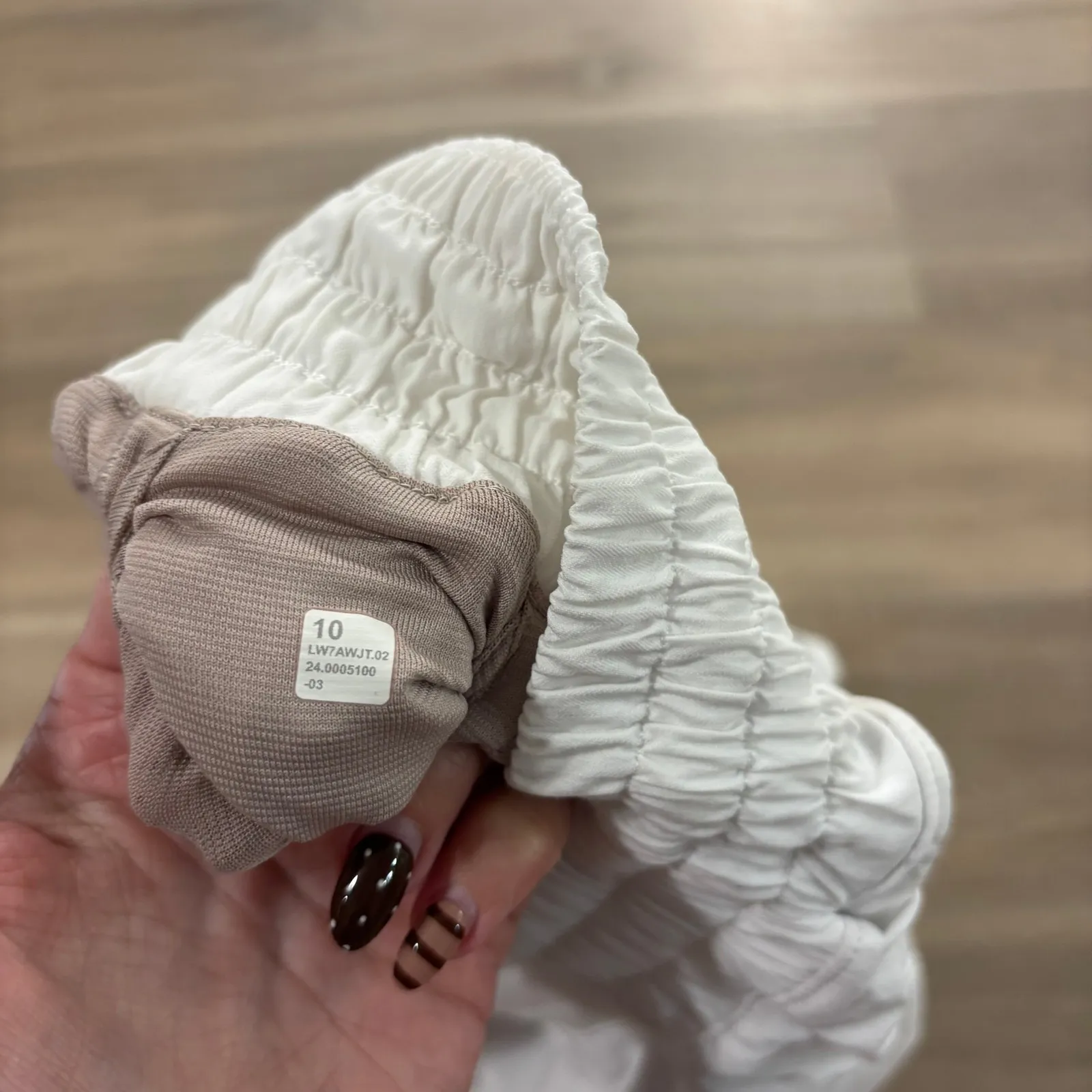 Lululemon Hotty Hot Short High-Rise Long 4" Women Size 10 White - Image 3