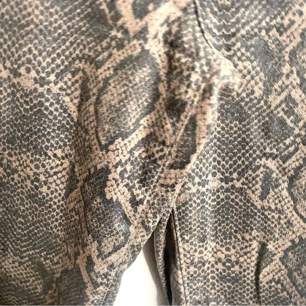 J Brand Womens Pants Lillie Coated Snake Skinny Coated Button Fly Size 29 - Image 10