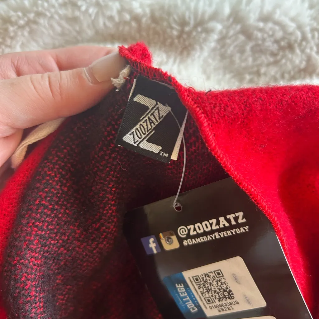 ZooZatz Wisconsin Badgers Red Black Gameday Poncho Wrap NWT - Image 6