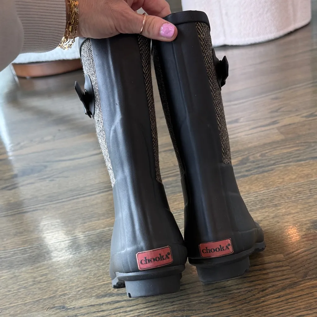 Chooka Women's Black and Tan Rain Boots women’s size 6 EUC - Image 8