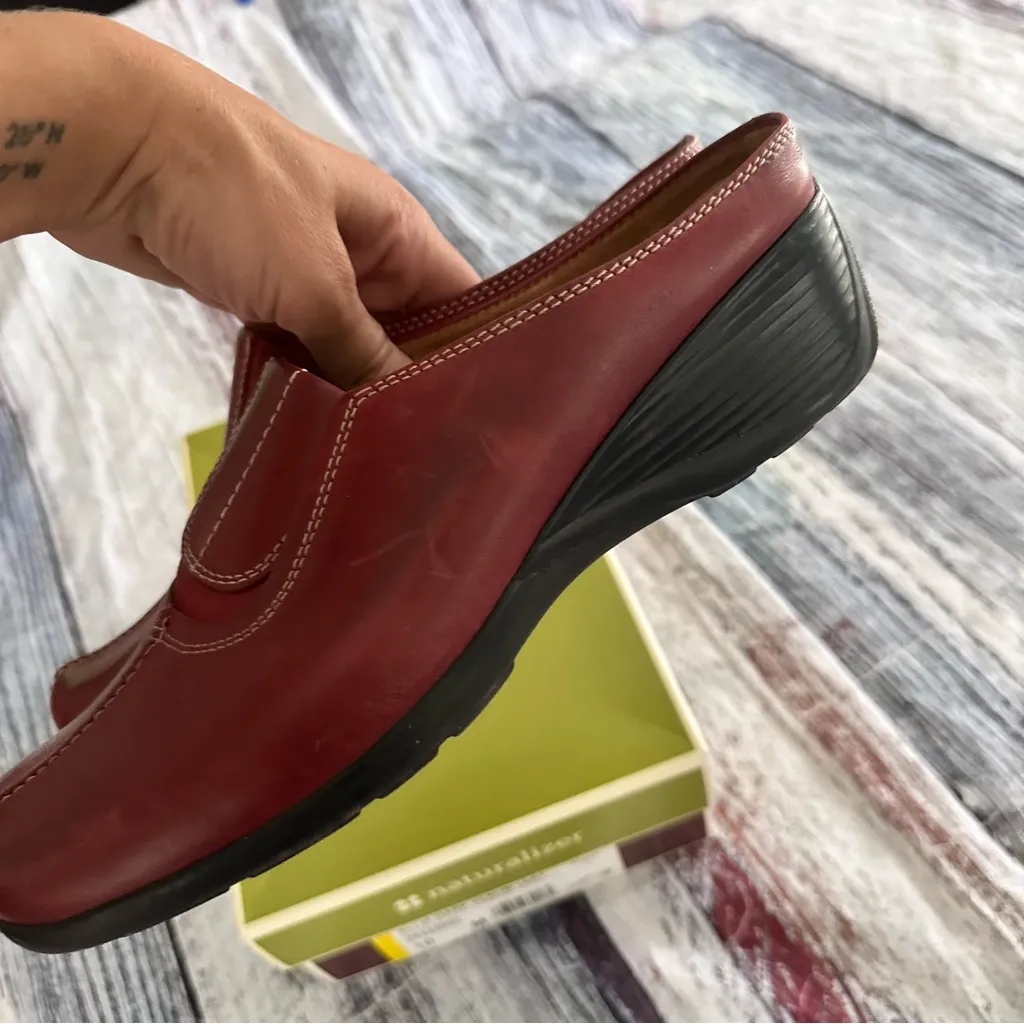 Naturalizer Women's Leather Burgundy Slip-On Clogs - Image 4