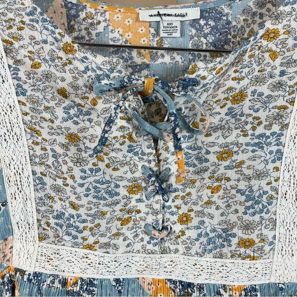 American Eagle Size XXS Cottagecore Patchwork Boho Crop Top Flowy Crochet - Image 3