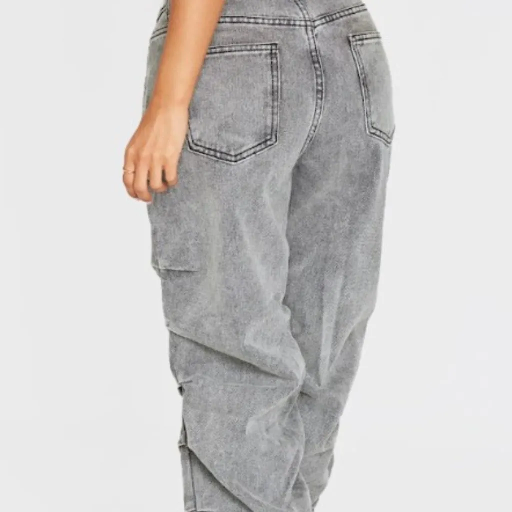 NWT - PLT Washed Grey Ruched Straight Leg Denim Jeans - Size 6 - Image 4