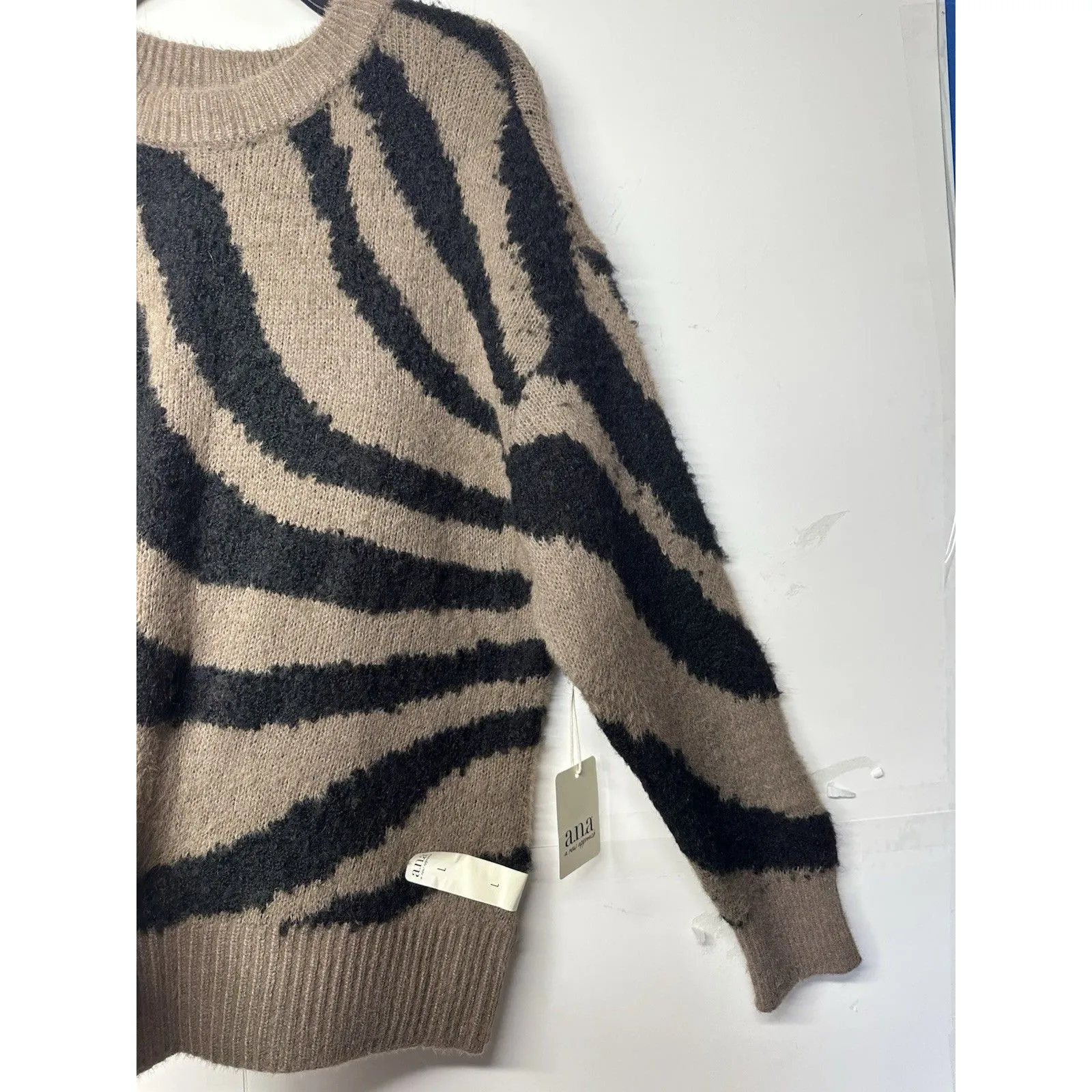 ana a new approach Woman’s Knitted Sweater Size Large - Image 8