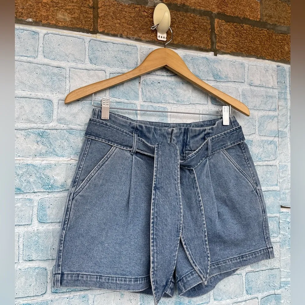 David Lerner Lexi Pleated Belted
Denim Shorts size 2 - Image 3